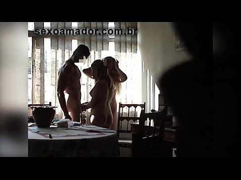 ❤️ Els amics sexuals conviden un home gegant i un trio amb ell Porno preciós a nosaltres ❌❤